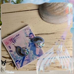 NWOT $30 St. Maarten “Mermaid’s Eyes” Shell Earrings